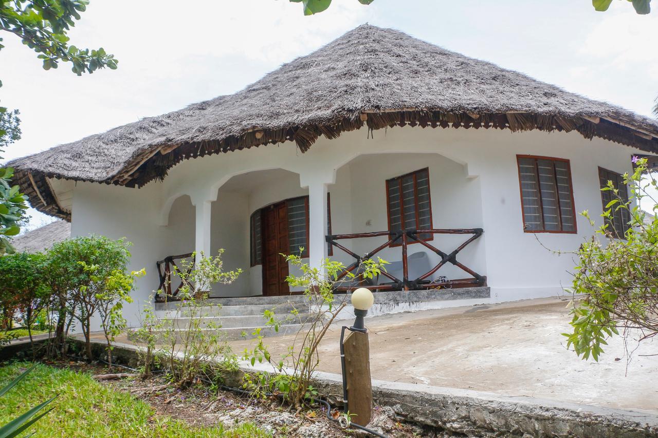 African Sun Sea Beach Resort & Spa Zanzibar Exterior photo